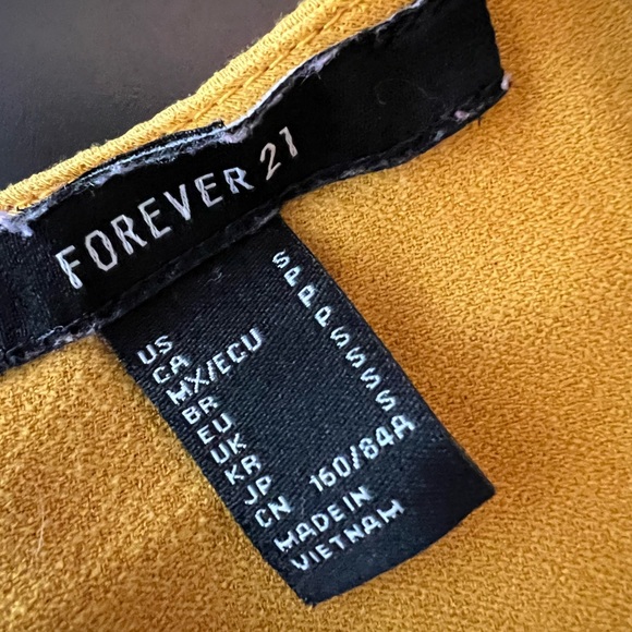 Yellow dress - Picture 2 of 3